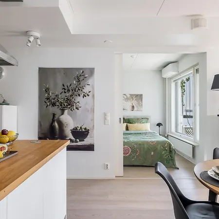Apartmán 1-bedroom Beachfront With Balcony, Sauna And Parking In Aurinkolahti Helsinky