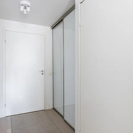 1-bedroom Beachfront With Balcony, Sauna And Parking In Aurinkolahti Апартаменты Хельсинки