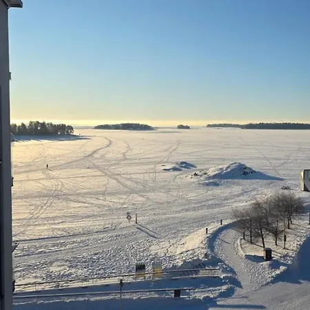 1-bedroom Beachfront With Balcony, Sauna And Parking In Aurinkolahti * Helsinki