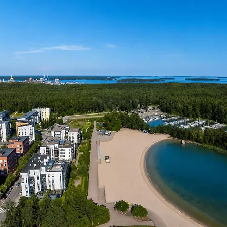 1-bedroom Beachfront With Balcony, Sauna And Parking In Aurinkolahti Апартаменты