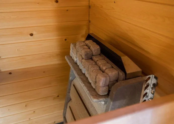 1-bedroom Beachfront With Balcony, Sauna And Parking In Aurinkolahti