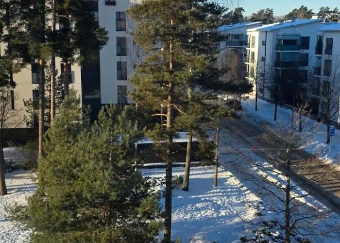 1-bedroom Beachfront With Balcony, Sauna And Parking In Aurinkolahti Helsínquia
