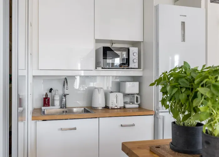 1-bedroom Beachfront With Balcony, Sauna And Parking In Aurinkolahti Apartmán *