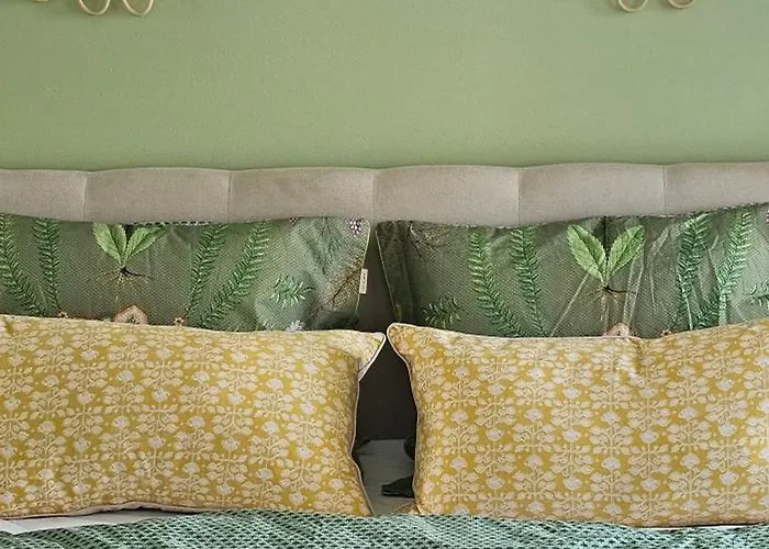 1-bedroom Beachfront With Balcony, Sauna And Parking In Aurinkolahti Apartmán