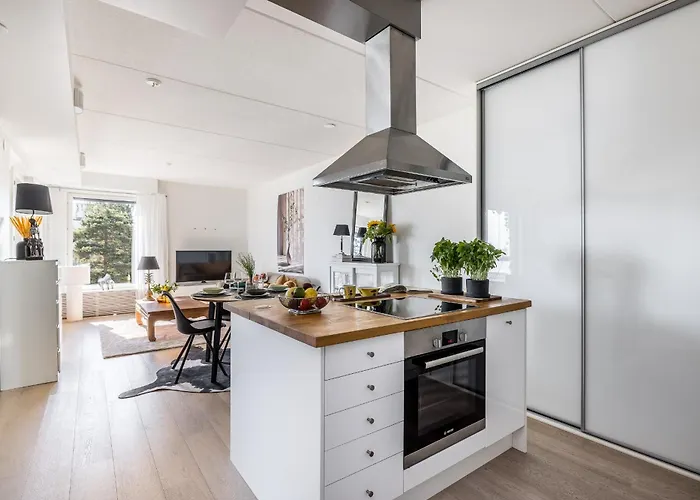 1-bedroom Beachfront With Balcony, Sauna And Parking In Aurinkolahti Helsinky