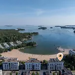 1-bedroom Beachfront With Balcony, Sauna And Parking In Aurinkolahti Apartment Helsinki