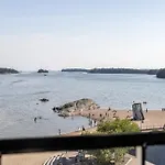 Apartment 1-bedroom Beachfront With Balcony, Sauna And Parking In Aurinkolahti Helsinki