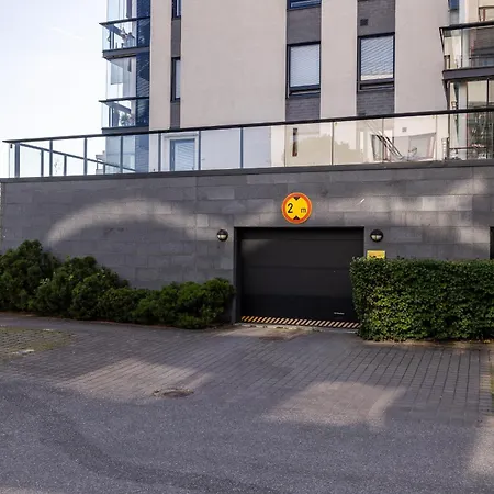 1-bedroom Beachfront With Balcony, Sauna And Parking In Aurinkolahti דירה הלסינקי